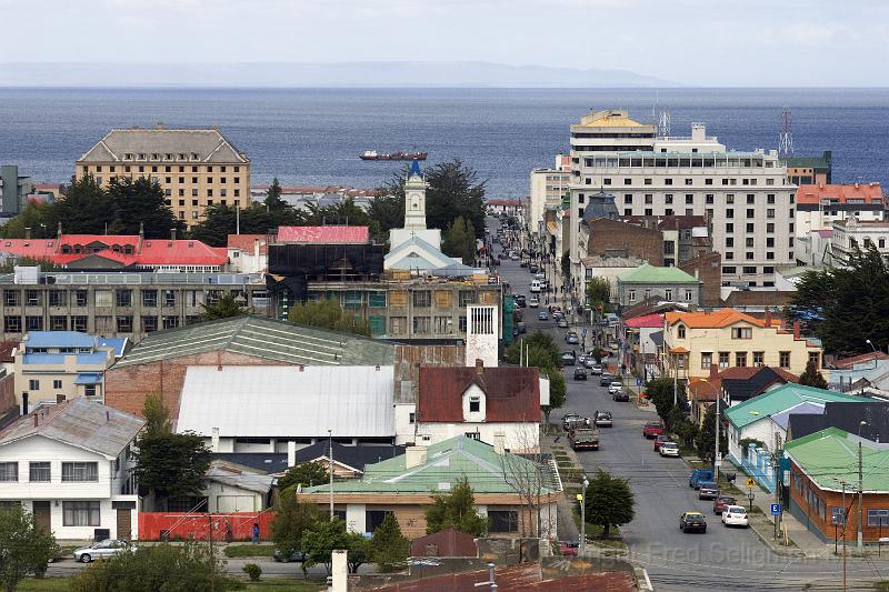 20071214 150629 D2X 4200x2800.jpg - Colorful view of Punta Arenas from Mirador Cerra La Cruz